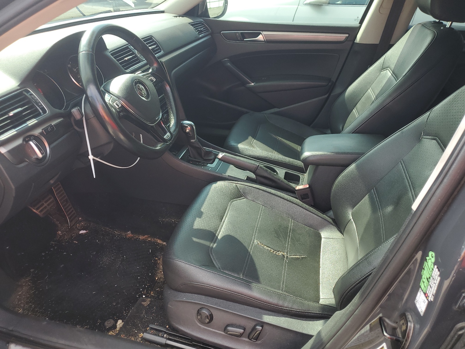 1VWDT7A39HC079203 2017 Volkswagen Passat R-Line