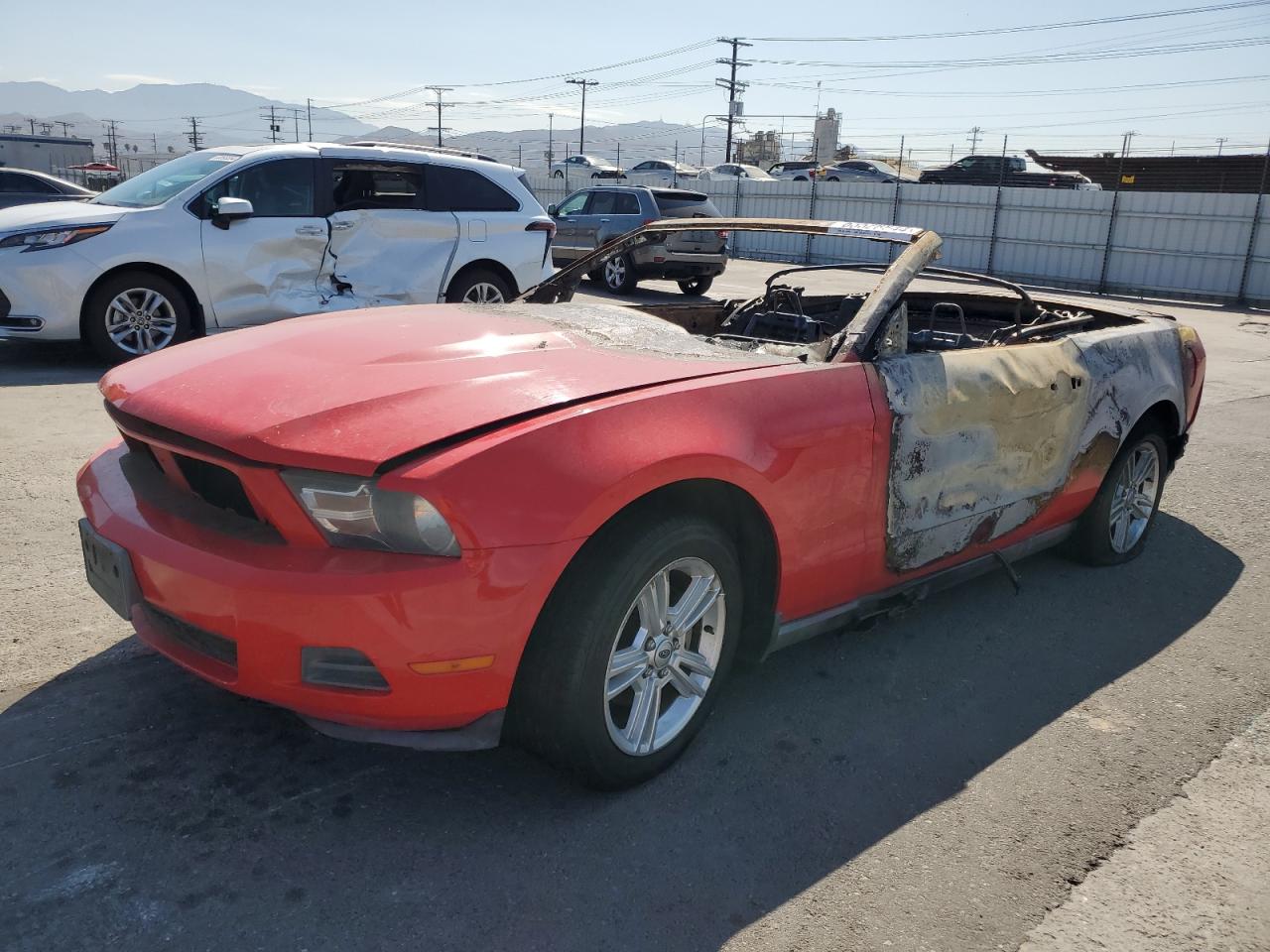 2010 Ford Mustang  de vânzare în Sun Valley, CA - Burn