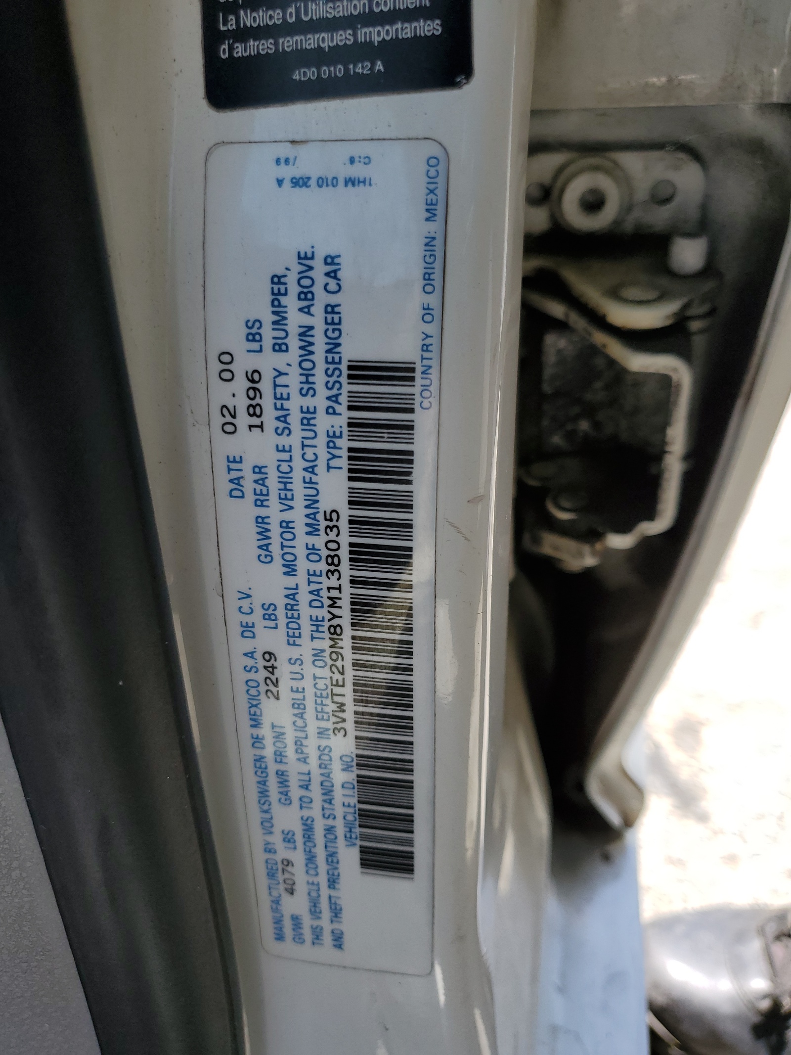 3VWTE29M8YM138035 2000 Volkswagen Jetta Glx