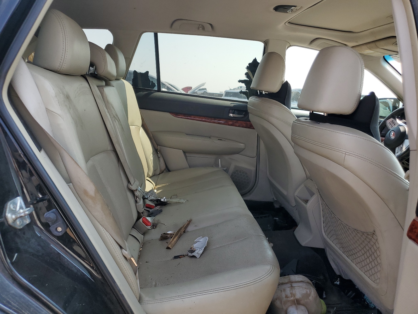 4S4BRDLC2B2438842 2011 Subaru Outback 3.6R Limited