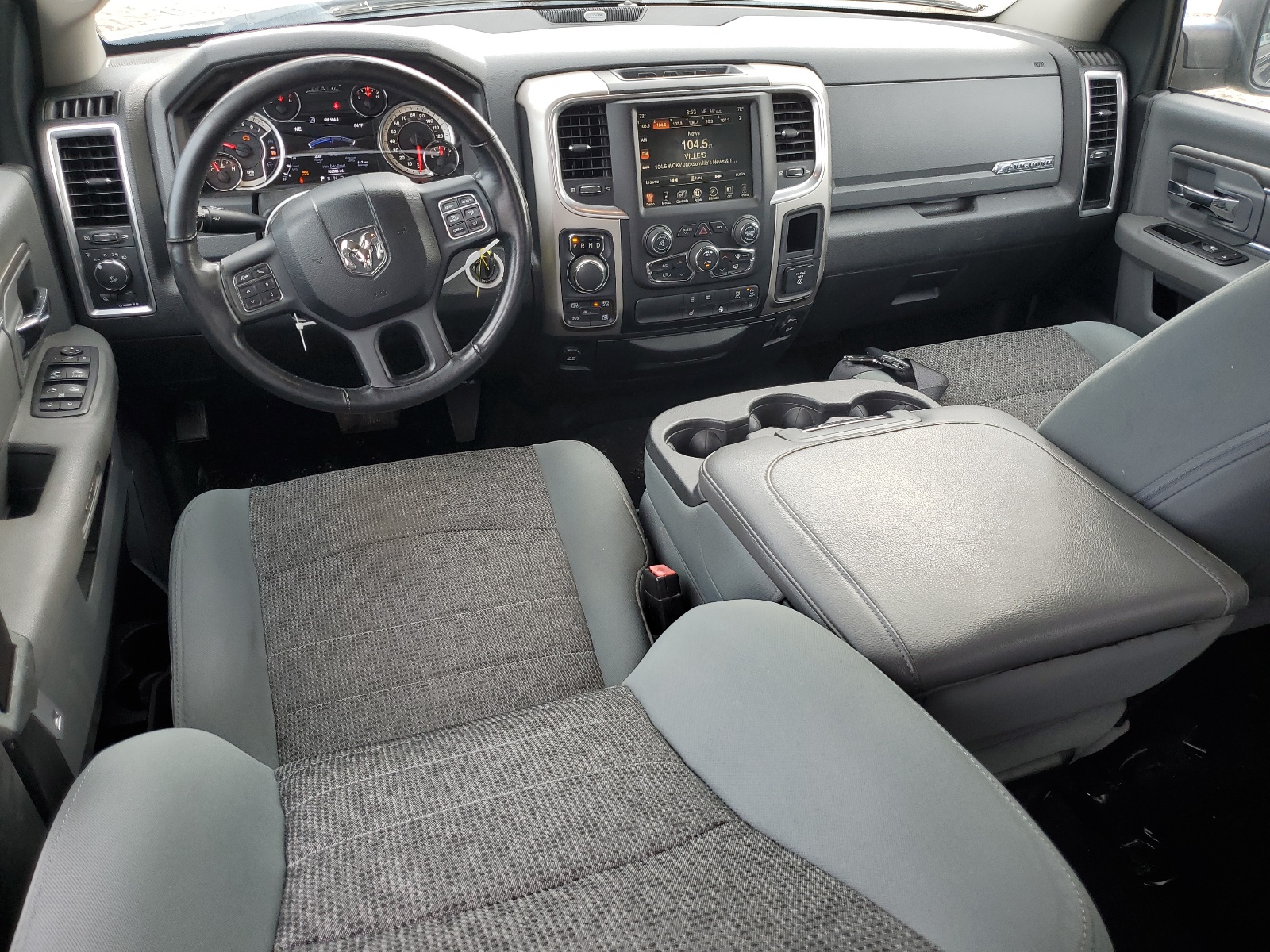 3C6RR7LT8HG593245 2017 Ram 1500 Slt