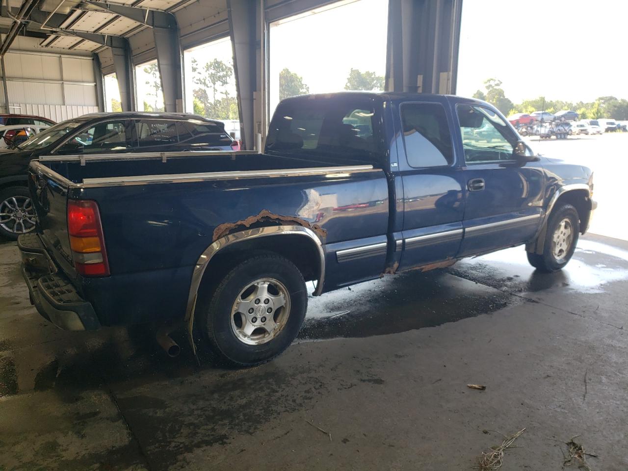 2001 Chevrolet Silverado - Image 3