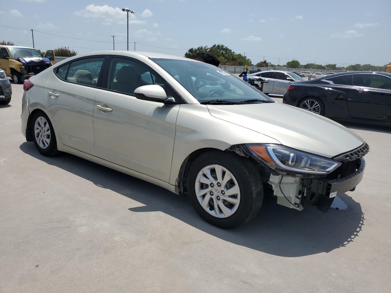 2018 Hyundai Elantra - Image 4
