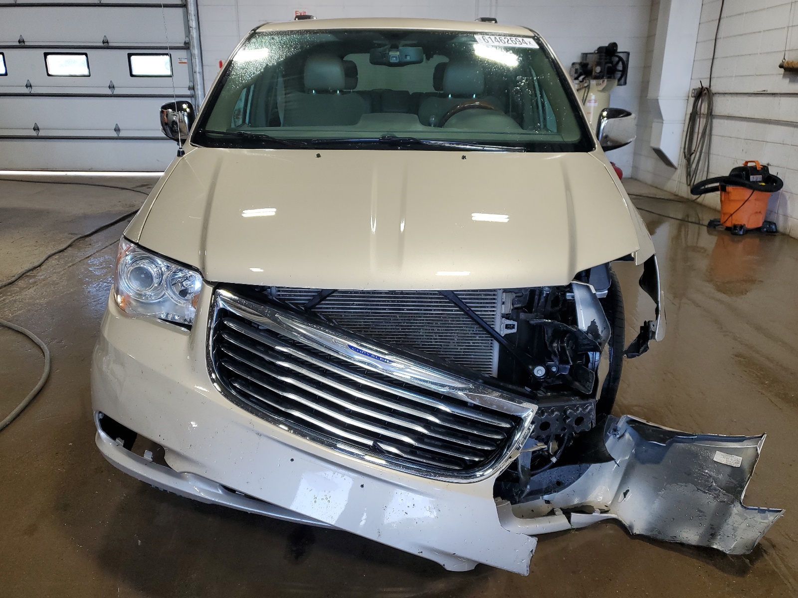 2C4RC1GG3ER251812 2014 Chrysler Town & Country Limited