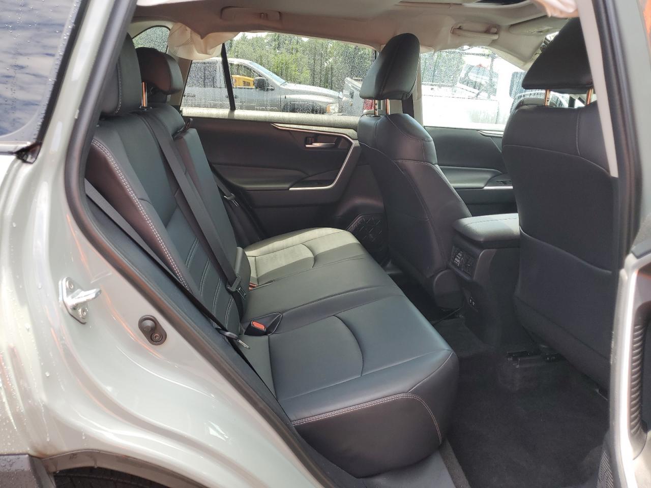 2020 Toyota Rav4 Xle Premium VIN: 2T3A1RFV2LC072358 Lot: 63529694