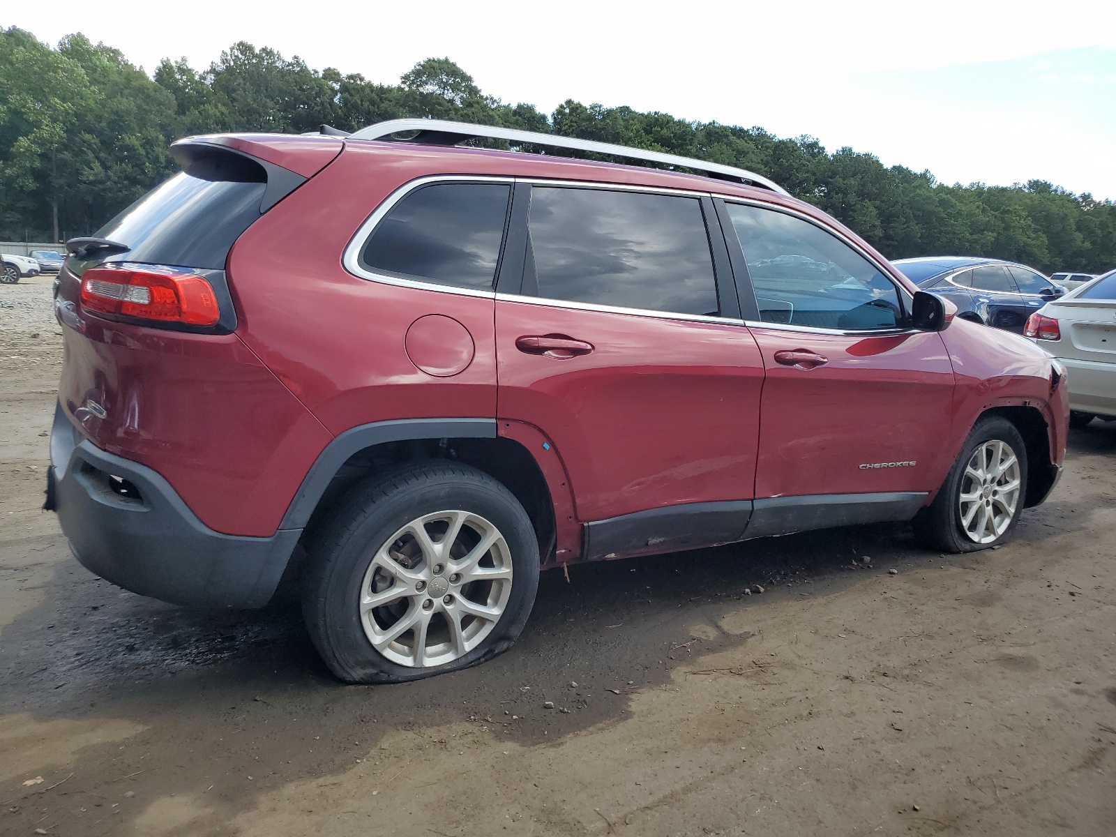 2017 Jeep Cherokee Latitude vin: 1C4PJLCB8HW652710