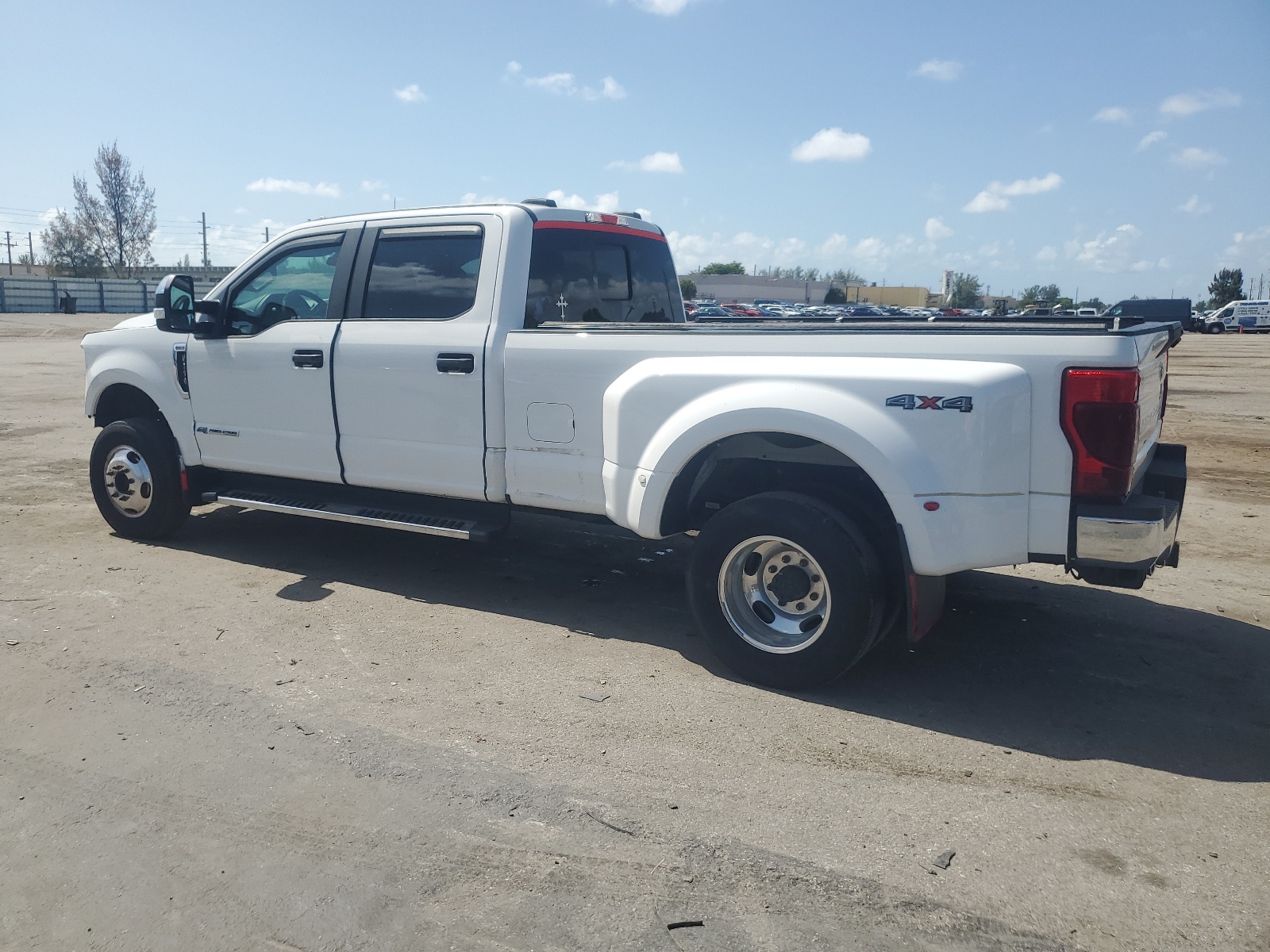 2020 Ford F350 Super Duty vin: 1FT8W3DTXLEC08806