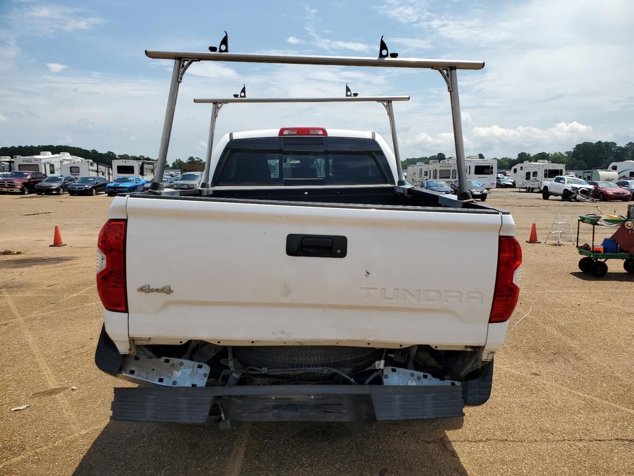 2018 Toyota Tundra Double Cab Sr/Sr5 VIN: 5TFUW5F11JX741201 Lot: 64116934