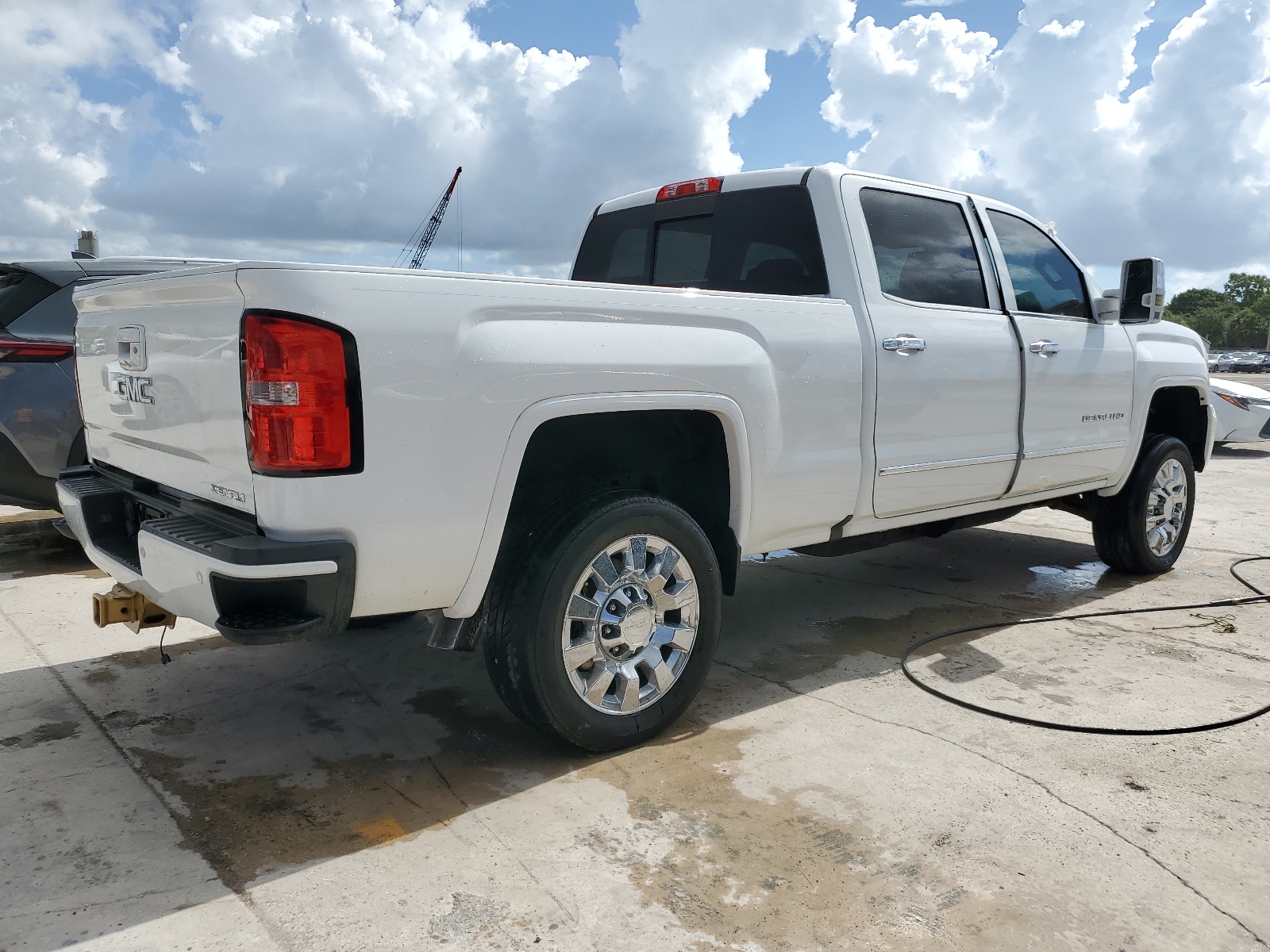 2016 GMC Sierra K2500 Denali vin: 1GT12UE80GF117430