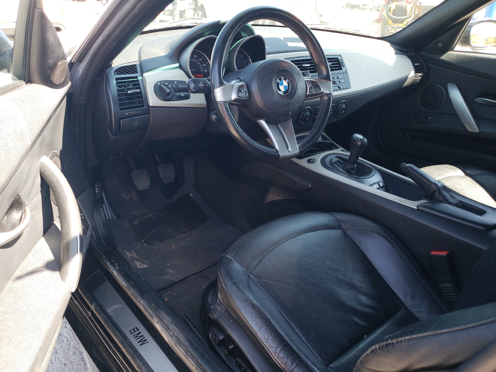 4USBT335X5LR70043 2005 BMW Z4 2.5