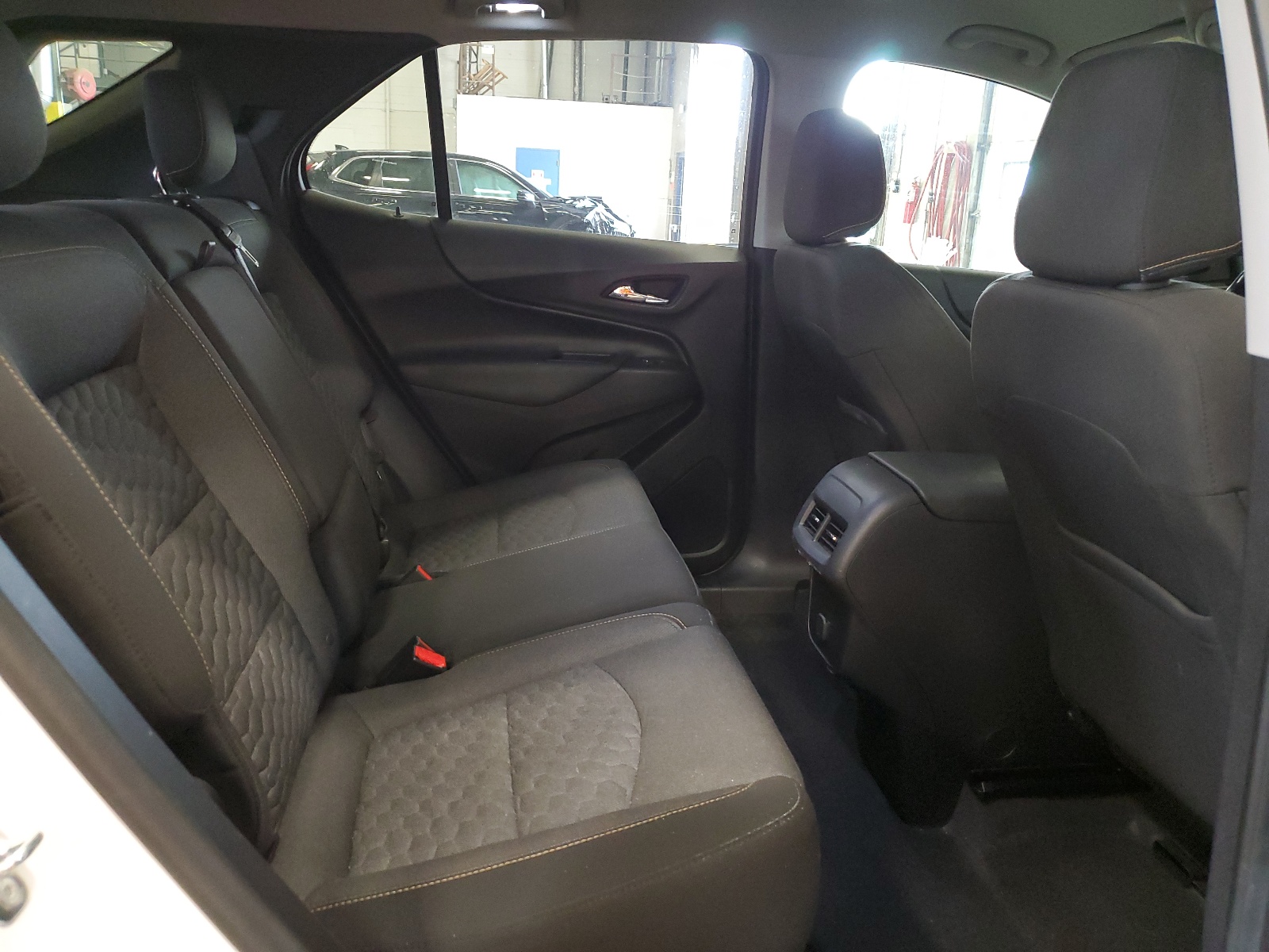 2GNAXJEVXJ6146075 2018 Chevrolet Equinox Lt