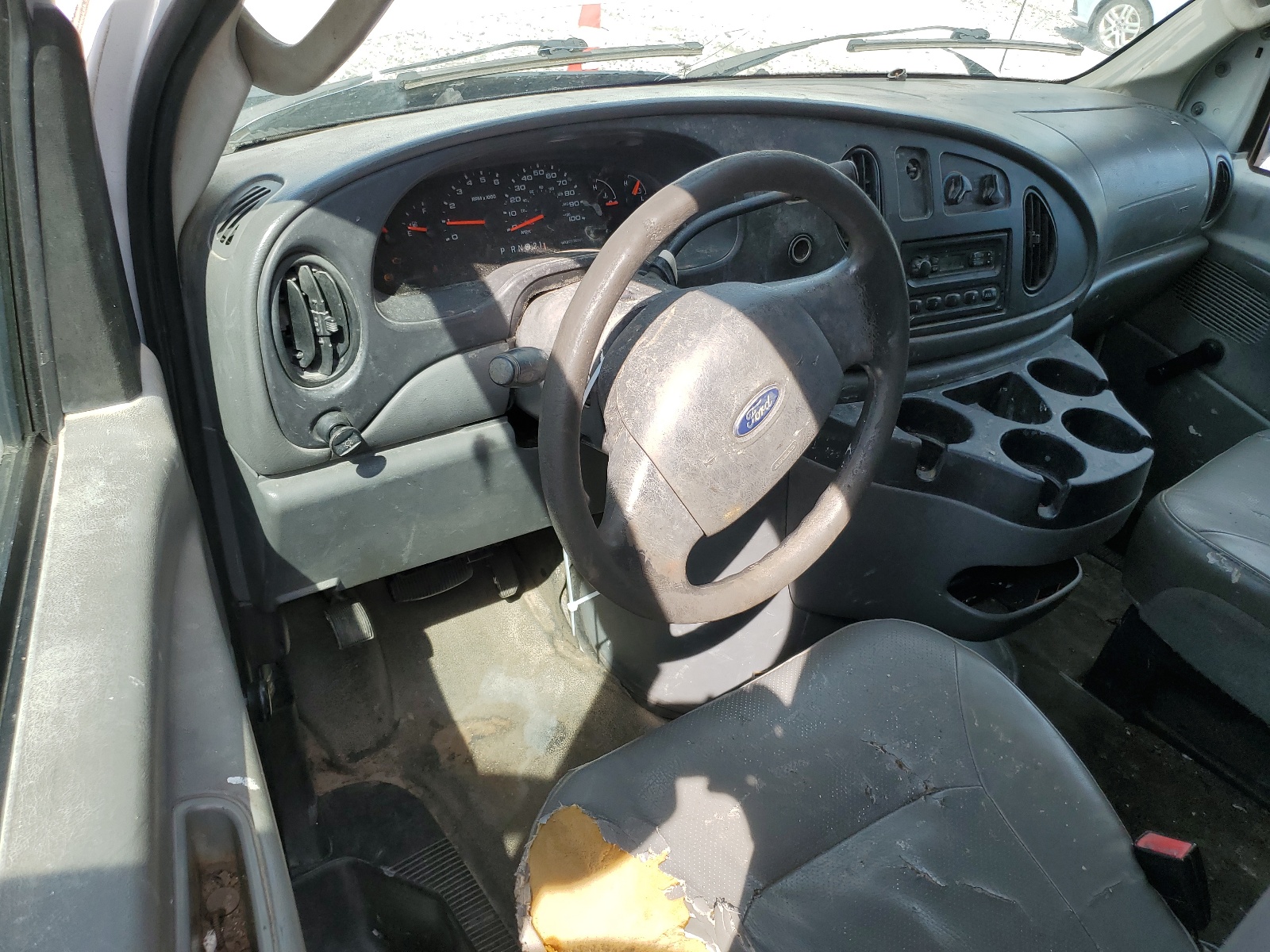 1FTNE24W08DA38592 2008 Ford Econoline E250 Van