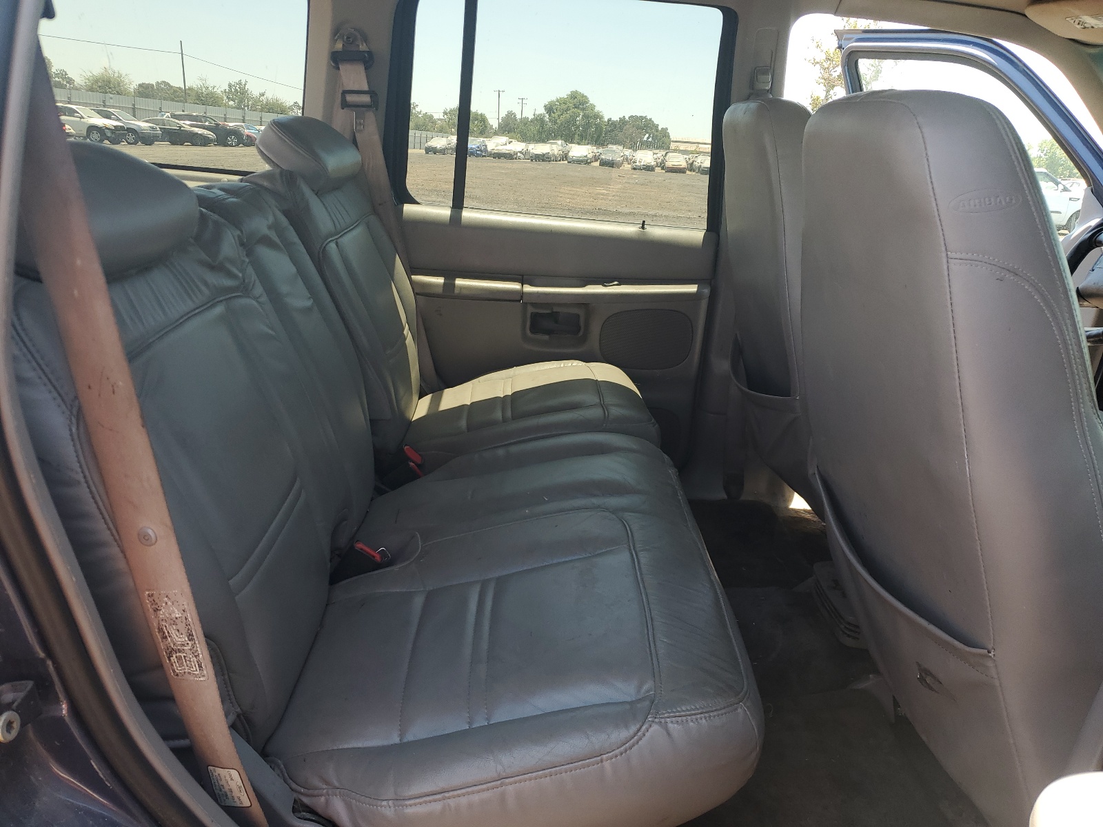 1FMDU73E0YZA43455 2000 Ford Explorer Xlt