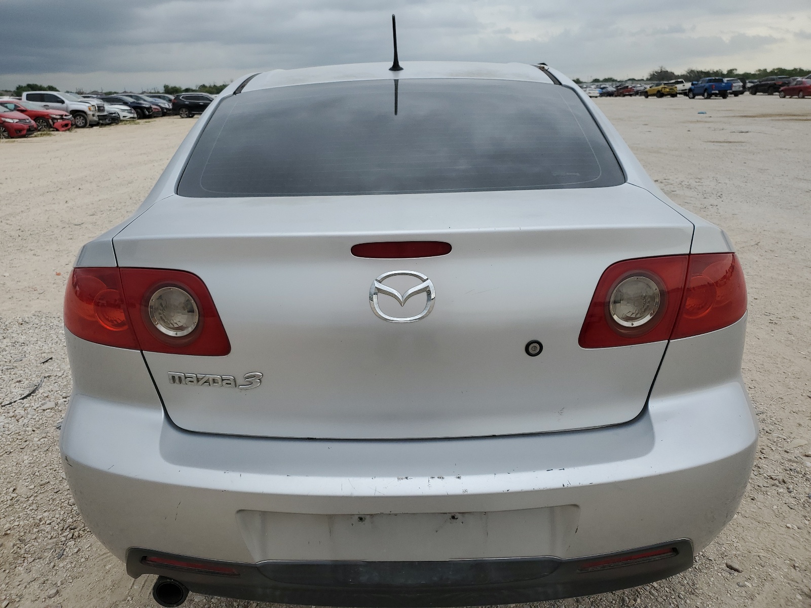 JM1BK12F051255341 2005 Mazda 3 I