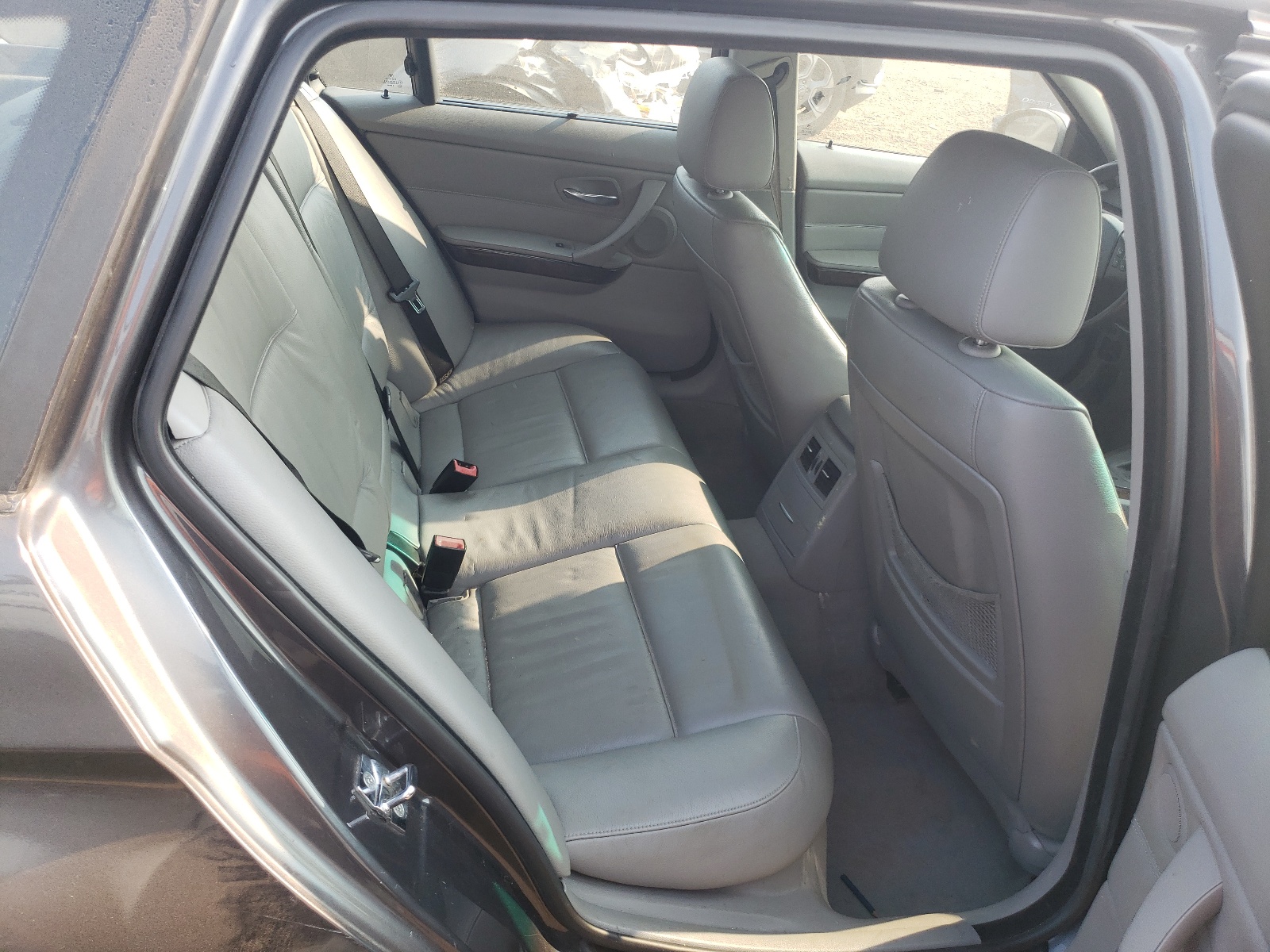 WBAVT13556KW23781 2006 BMW 325 Xit