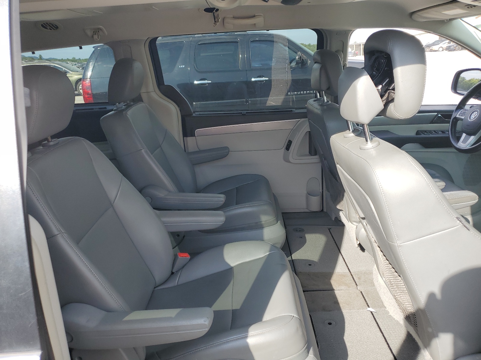 2C4RVABG0DR725215 2013 Volkswagen Routan Se