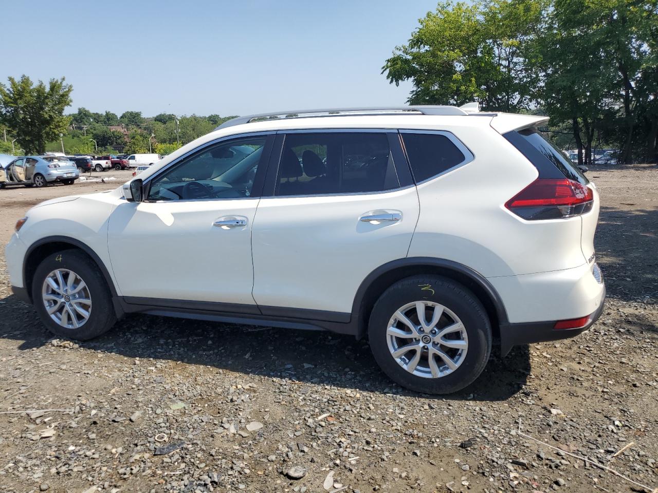 5N1AT2MV2KC737016 2019 NISSAN ROGUE - Image 2