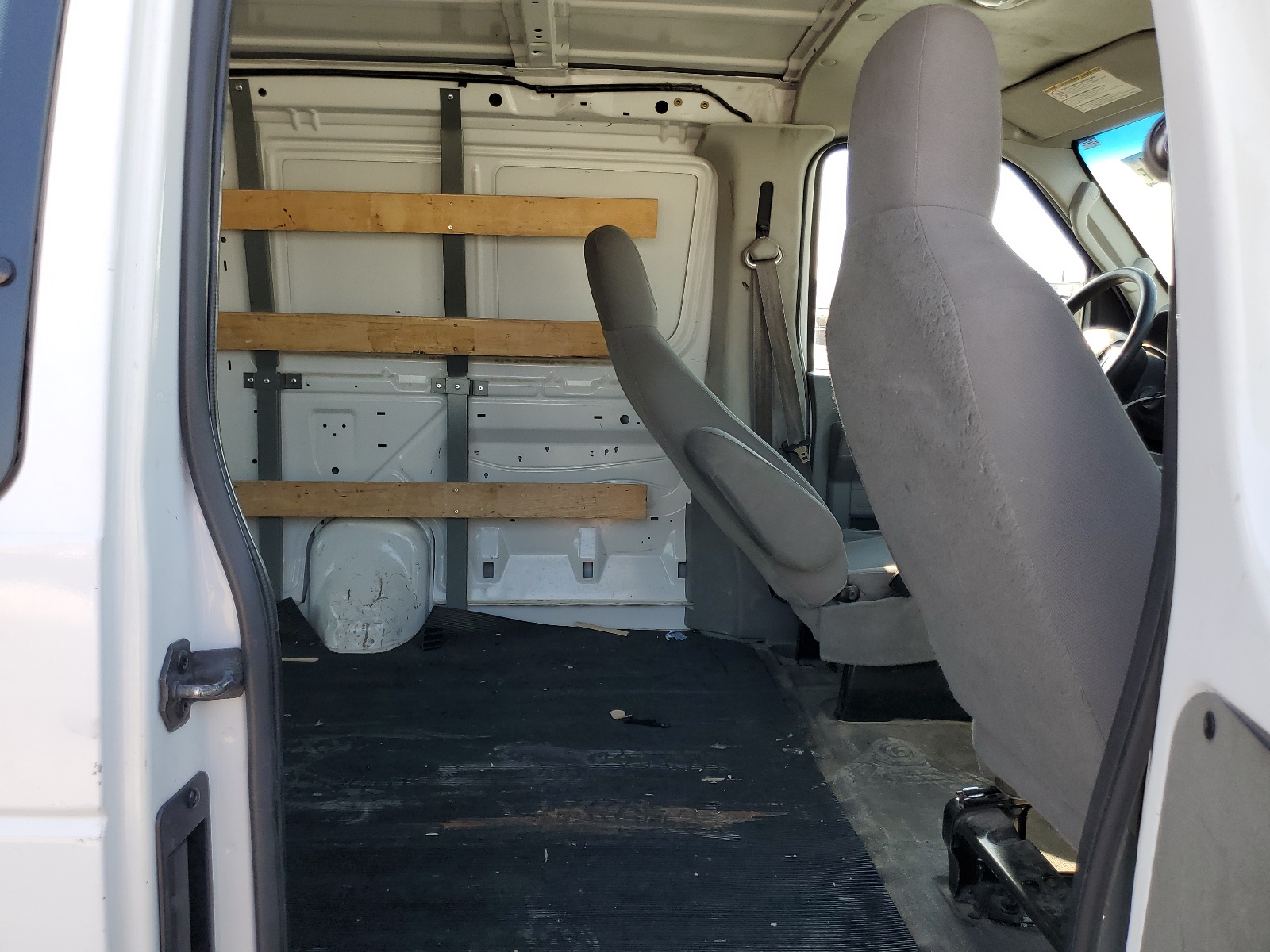 1FTNE2EW2CDB03529 2012 Ford Econoline E250 Van