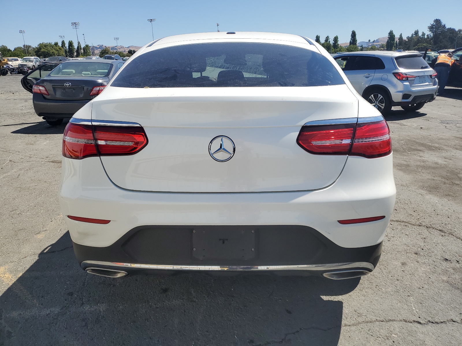 WDC0J4KB2JF293590 2018 Mercedes-Benz Glc Coupe 300 4Matic