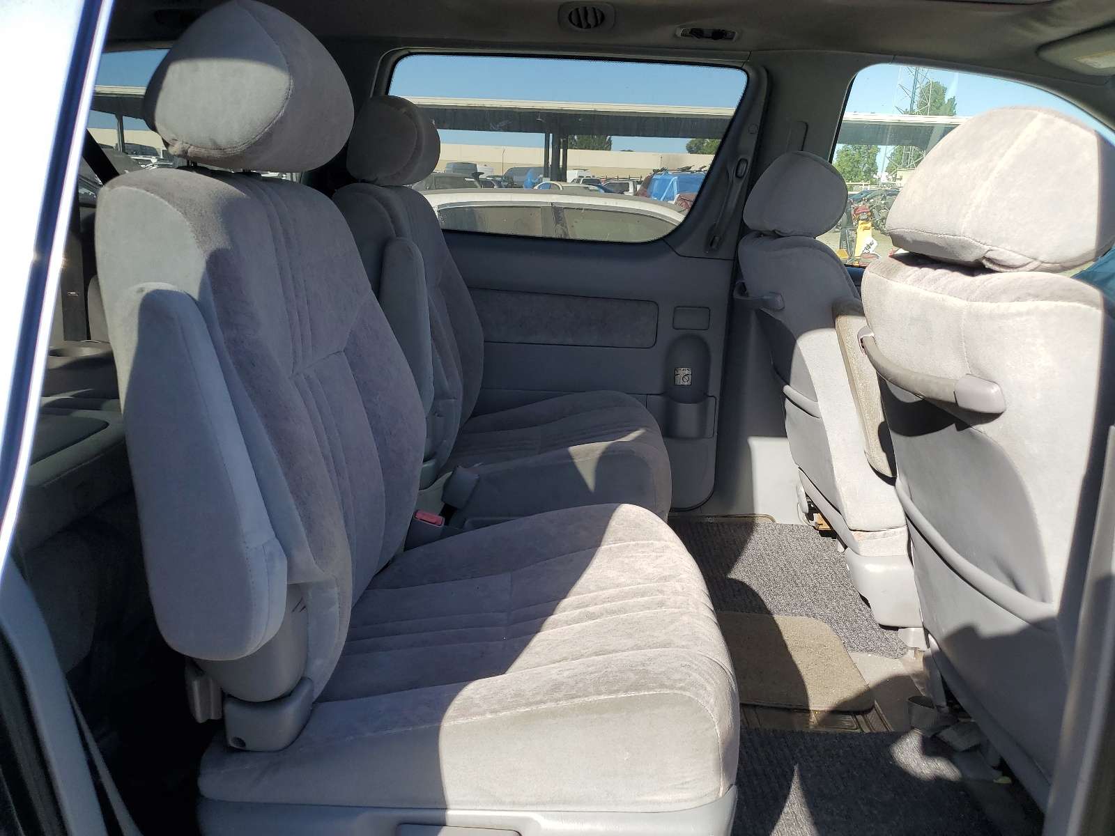 4T3ZF13C5YU224681 2000 Toyota Sienna Le