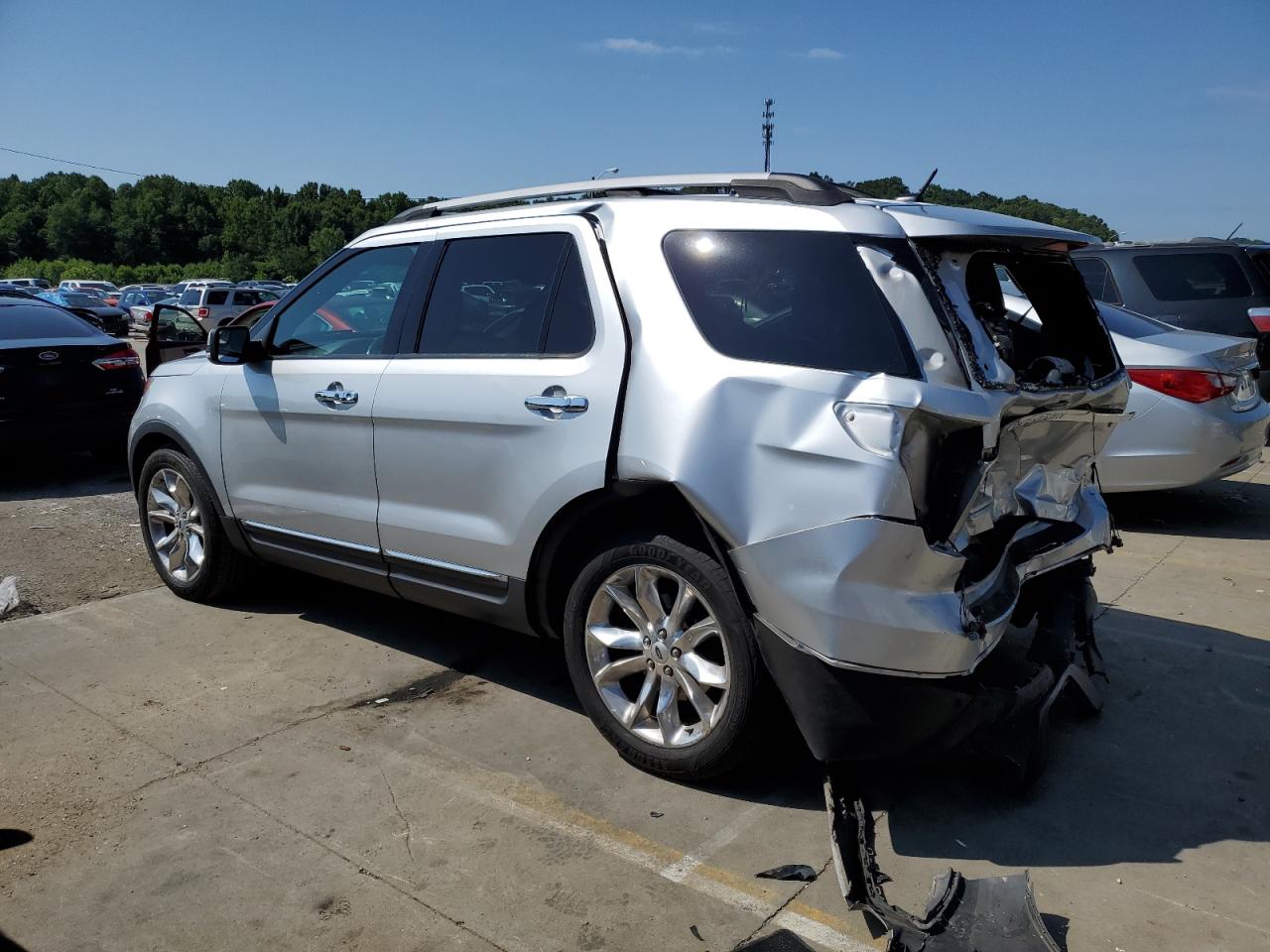 2012 Ford Explorer - Image 2