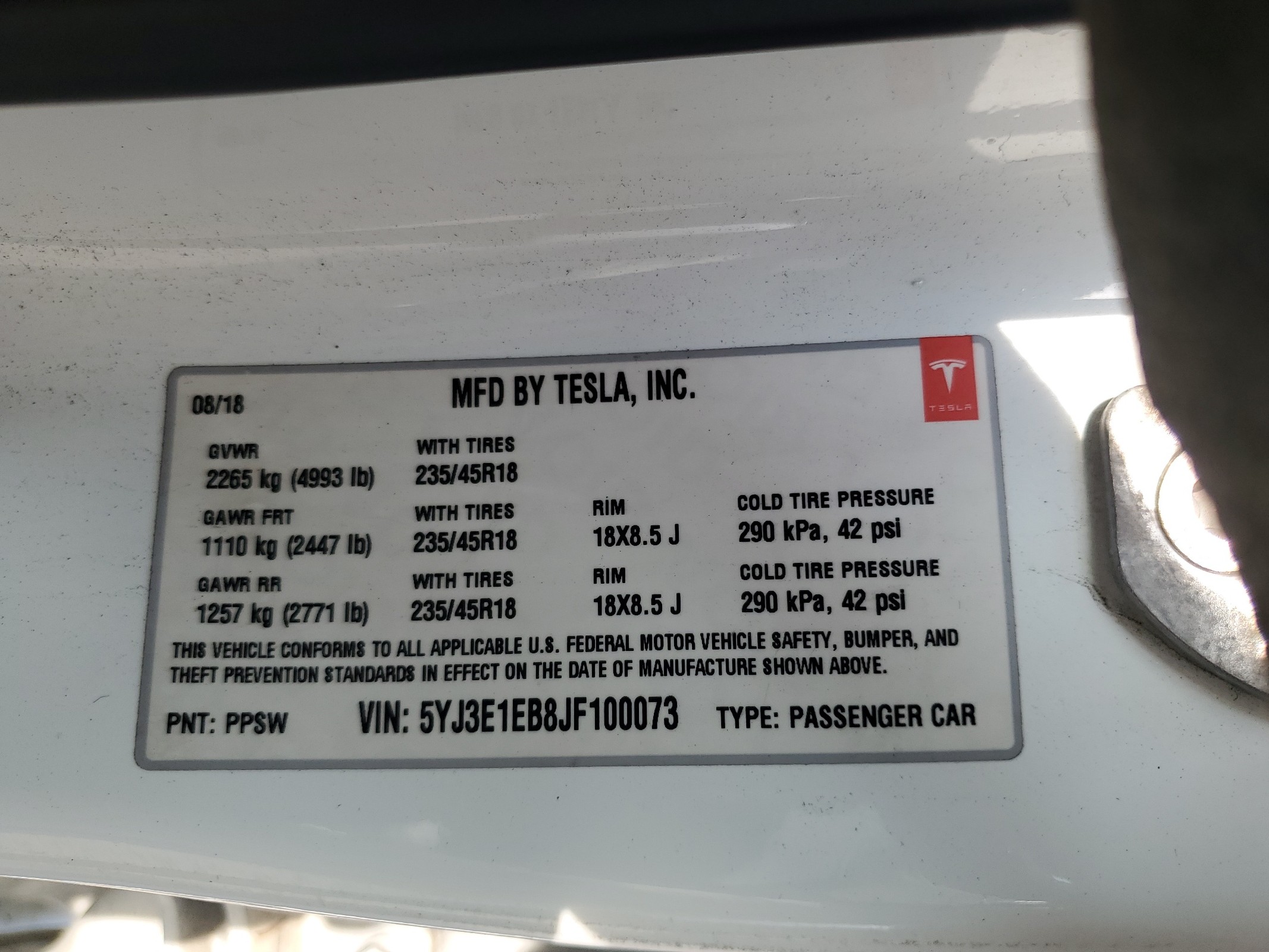 5YJ3E1EB8JF100073 2018 Tesla Model 3