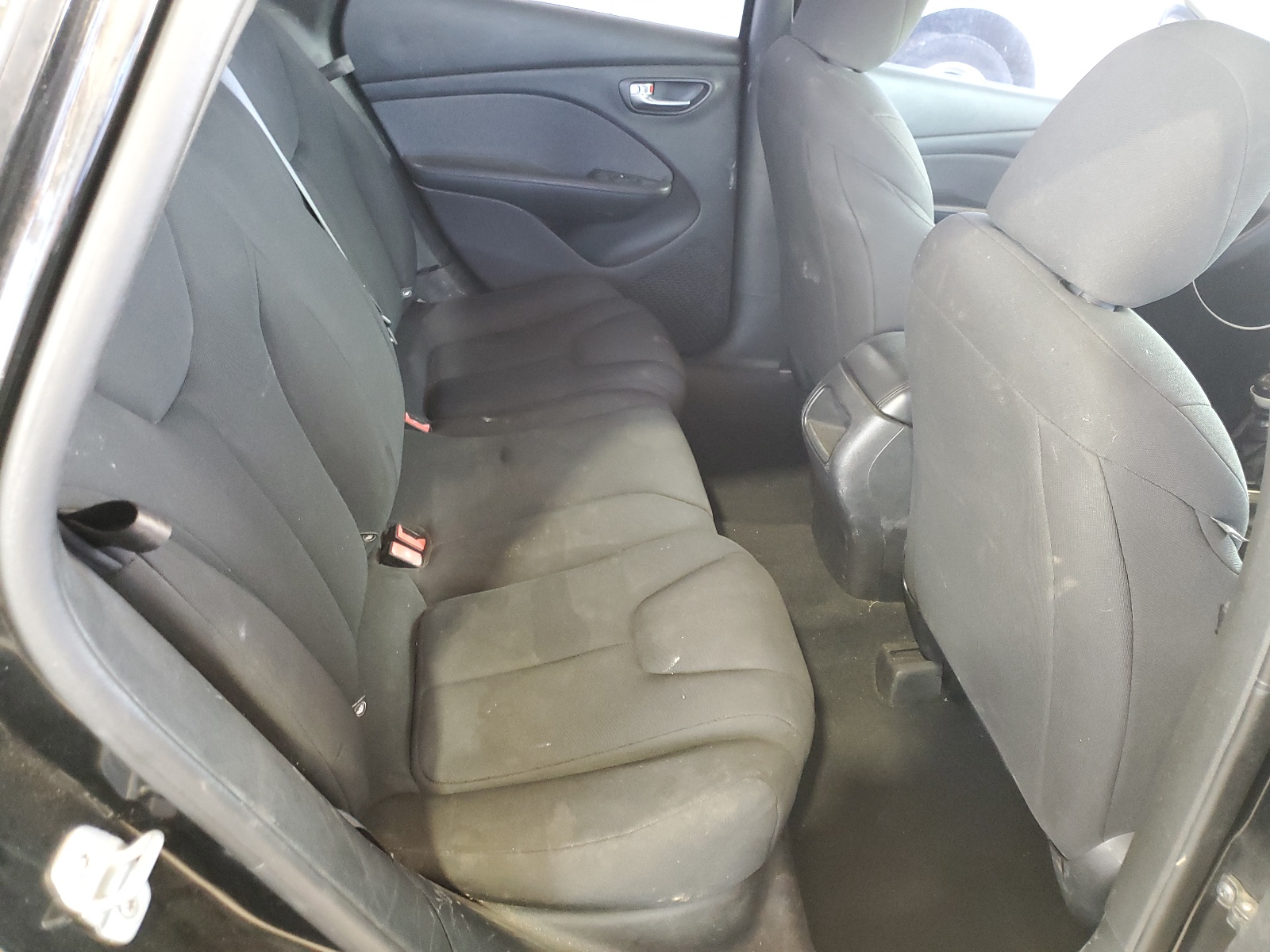 1C3CDFAA1DD334388 2013 Dodge Dart Se