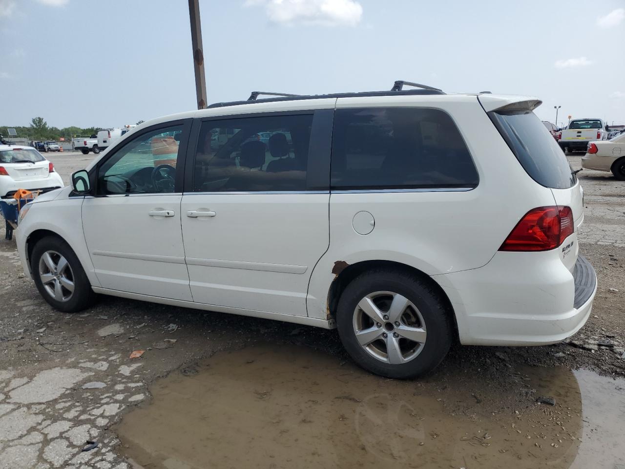 2011 Volkswagen Routan Se VIN: 2V4RW3DG4BR738896 Lot: 64270344