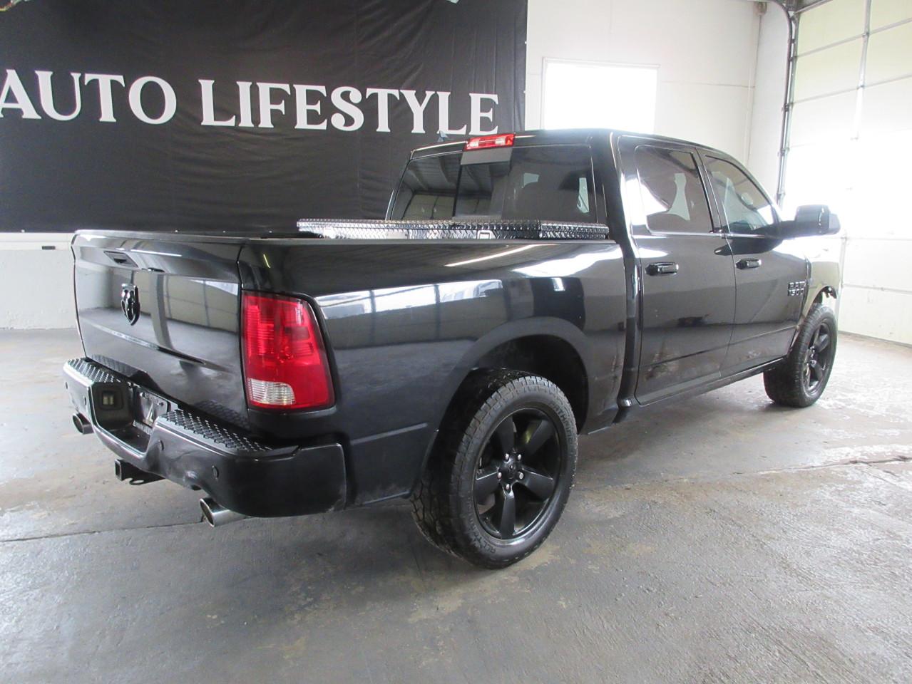 1C6RR6LM8JS354103 2018 Ram 1500 Slt