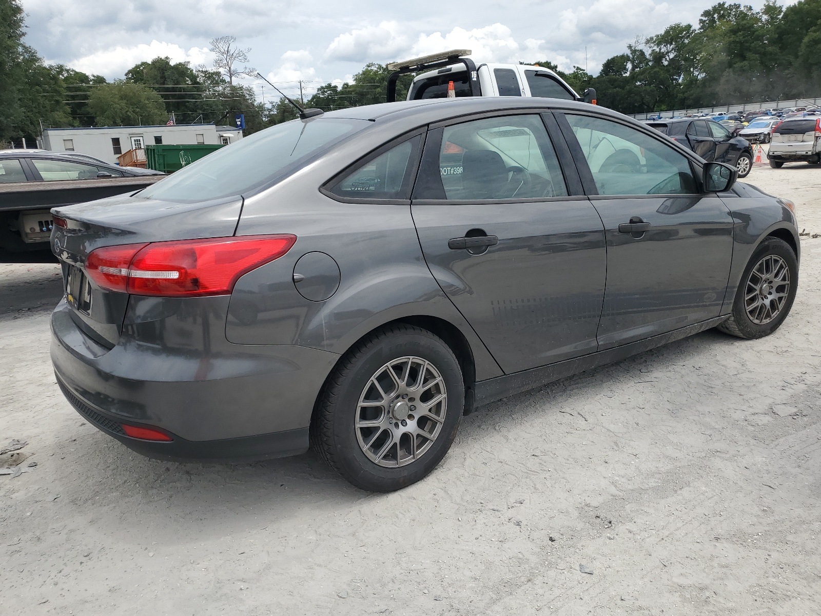 1FADP3E26JL285043 2018 Ford Focus S