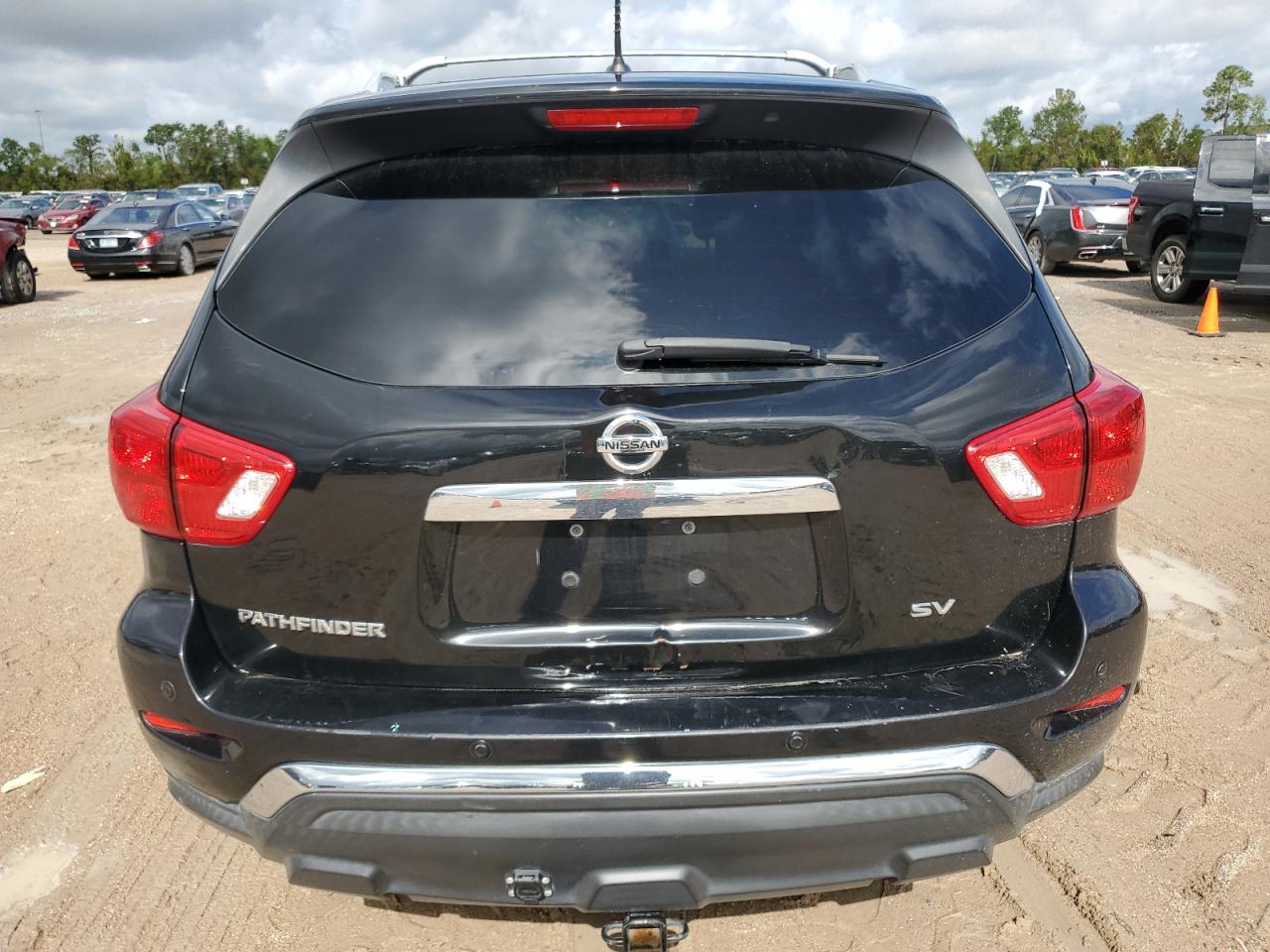 2018 Nissan Pathfinder S VIN: 5N1DR2MN6JC622851 Lot: 64571424