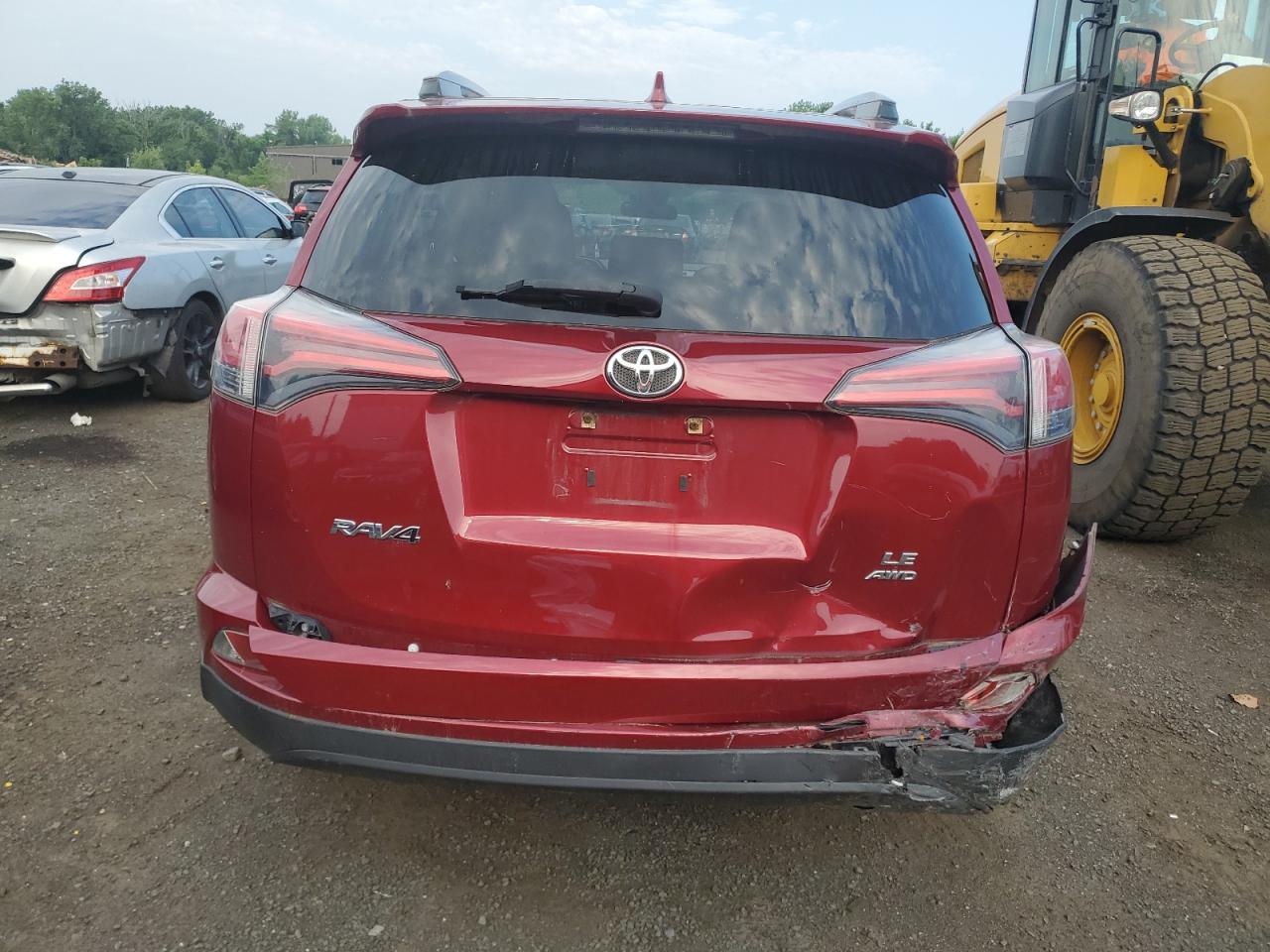 2018 Toyota Rav4 Le VIN: JTMBFREV3JD235969 Lot: 62931754