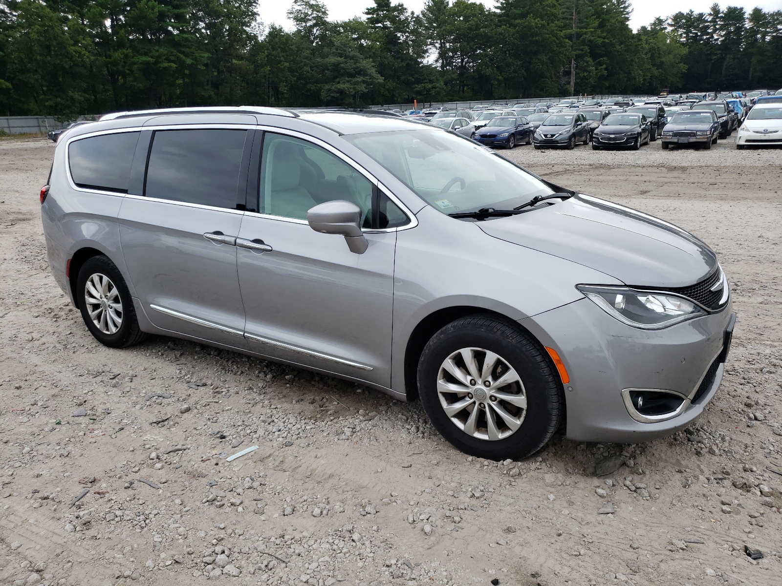 2018 Chrysler Pacifica Touring L vin: 2C4RC1BGXJR320898