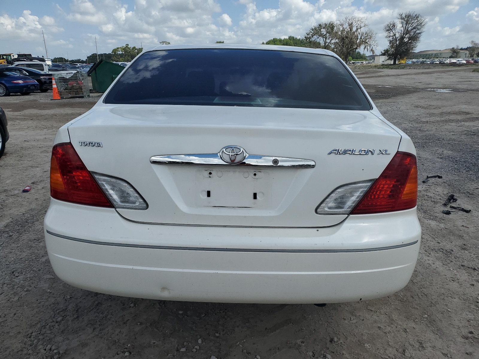 4T1BF28B8YU038231 2000 Toyota Avalon Xl