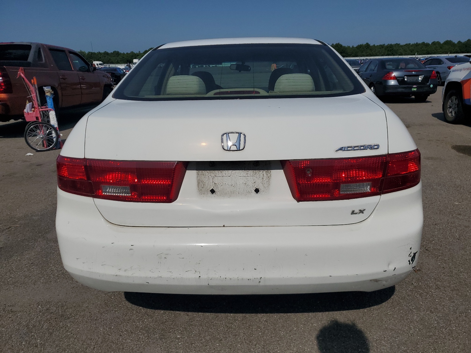 1HGCM56475A021357 2005 Honda Accord Lx