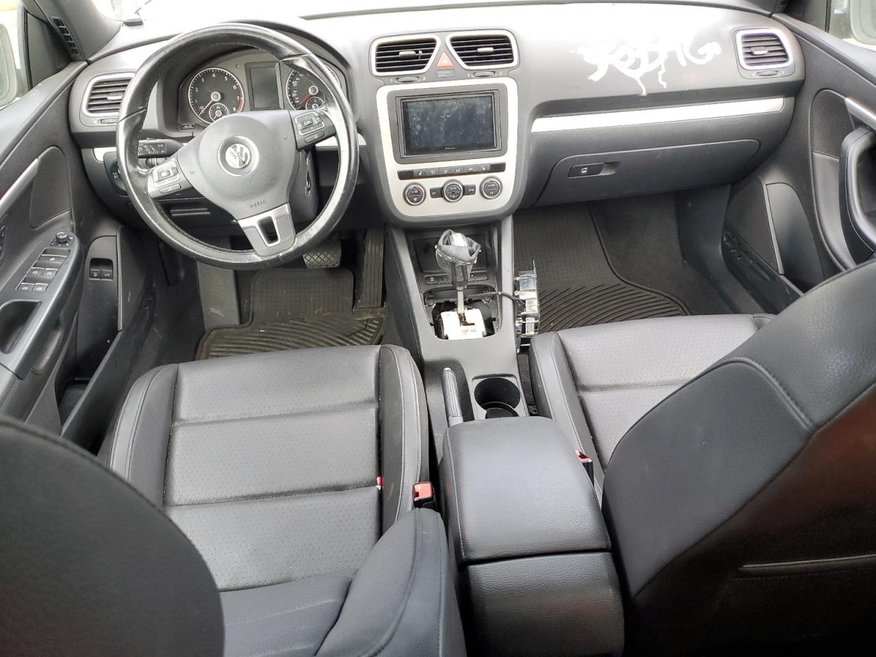 WVWBW8AHXGV000014 2016 Volkswagen Eos Komfort