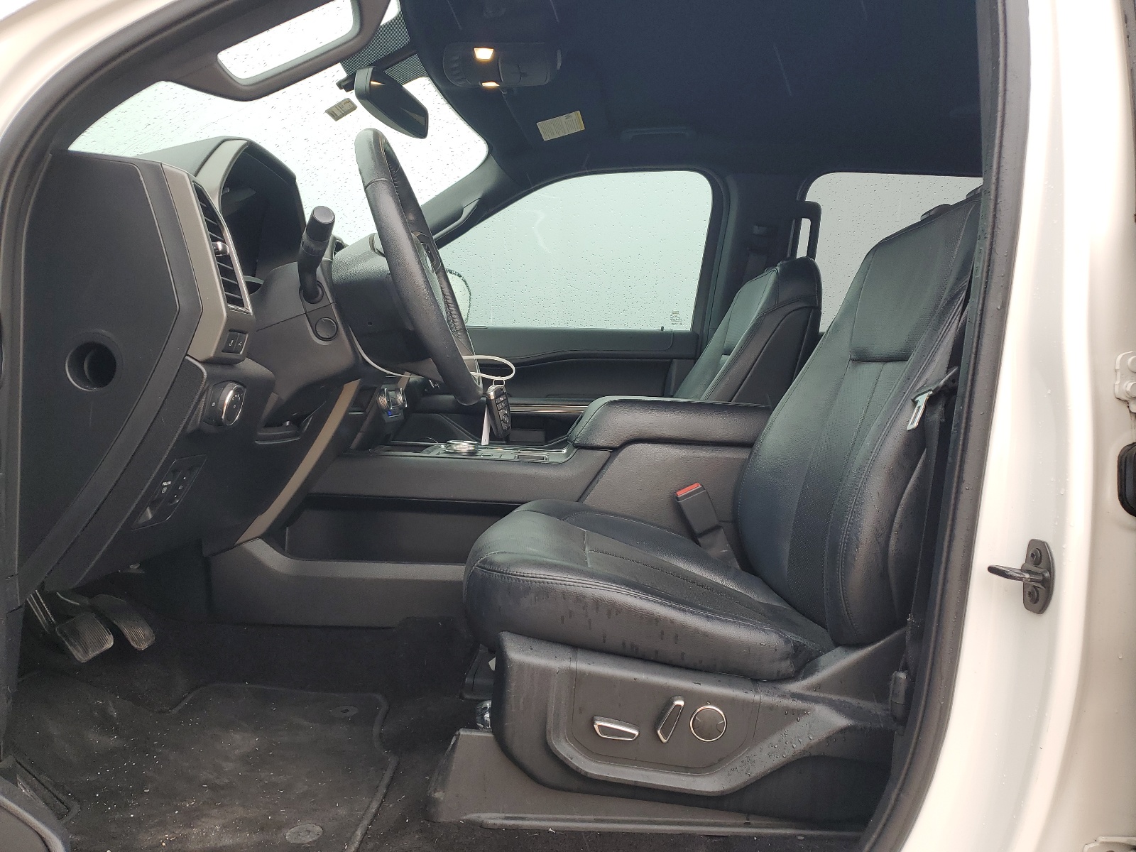 1FMJU1HT7JEA66431 2018 Ford Expedition Xlt