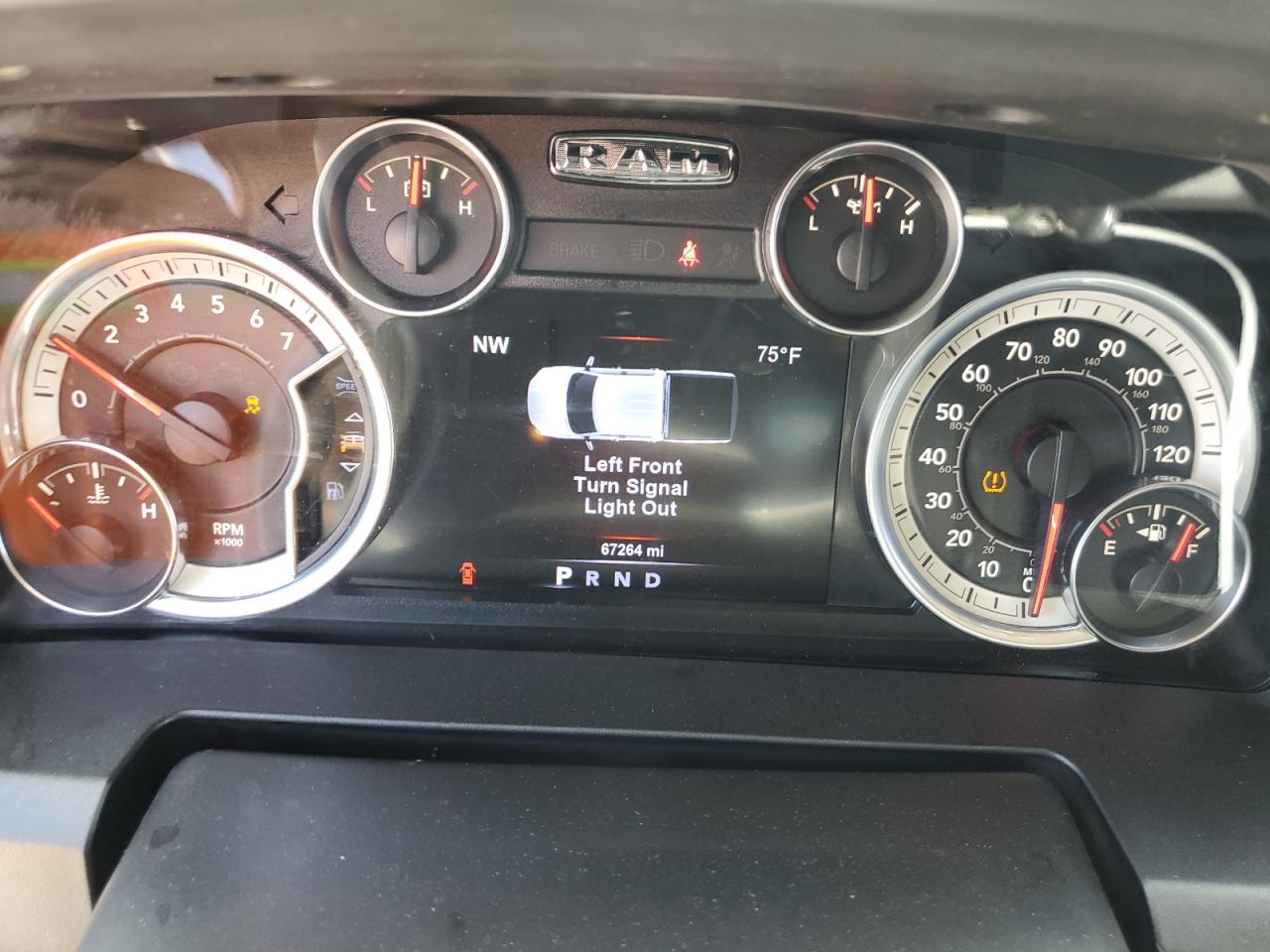 2017 Ram 1500 Slt VIN: 3C6RR6LT5HG604650 Lot: 65337464