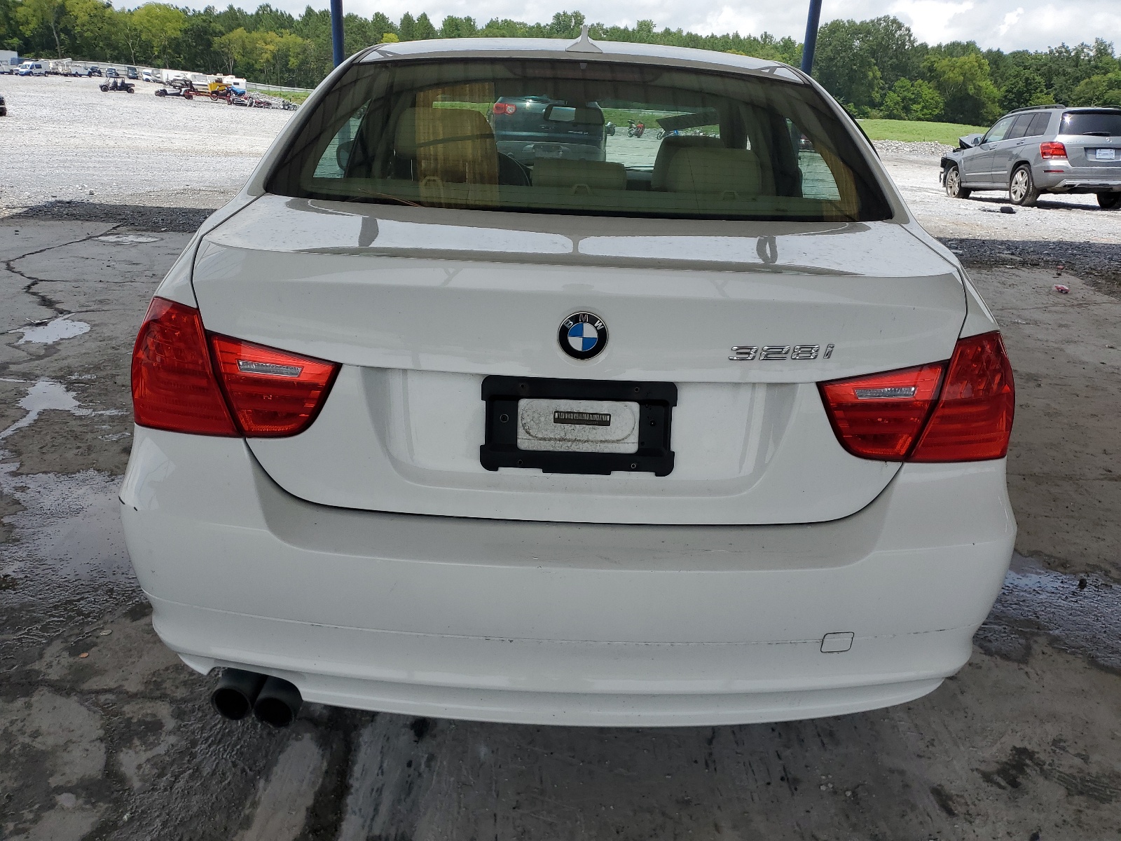 WBAPK5C55BA660493 2011 BMW 328 Xi Sulev