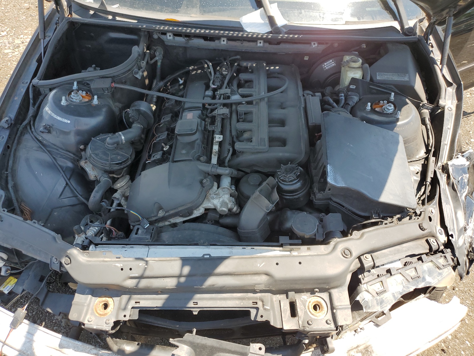 WBAET37454NH04596 2004 BMW 325 I