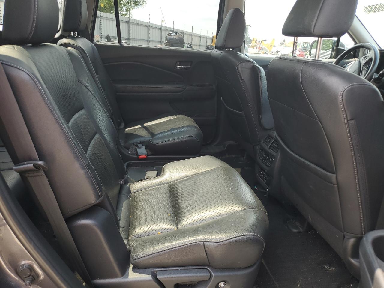 2017 Honda Pilot Elite VIN: 5FNYF6H08HB103964 Lot: 62806684