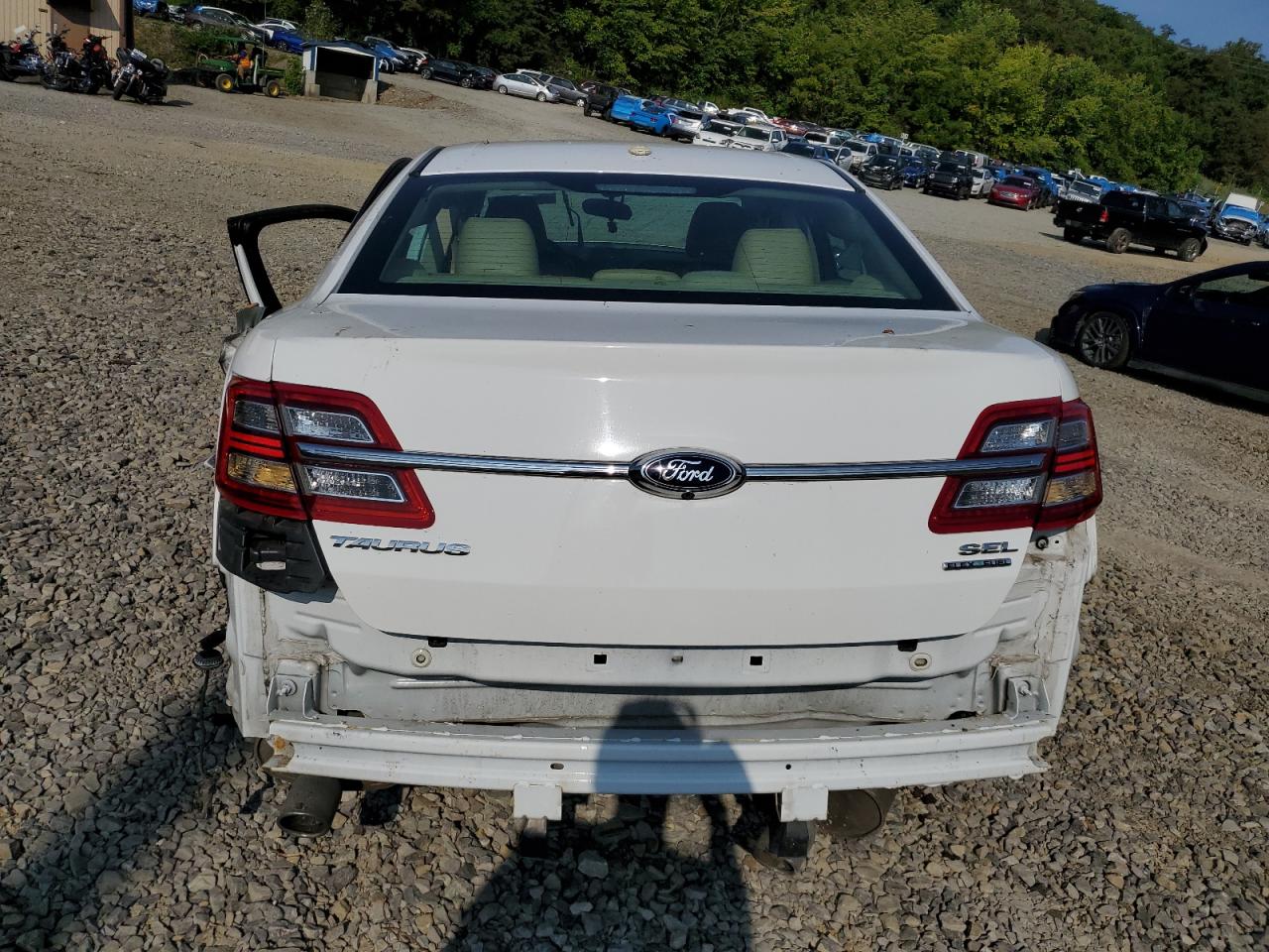 2014 Ford Taurus Sel VIN: 1FAHP2E89EG112860 Lot: 65041604