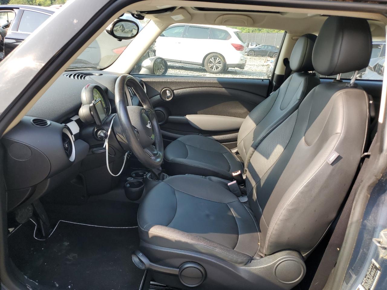 2011 Mini Cooper VIN: WMWSU3C56BT092784 Lot: 64875004