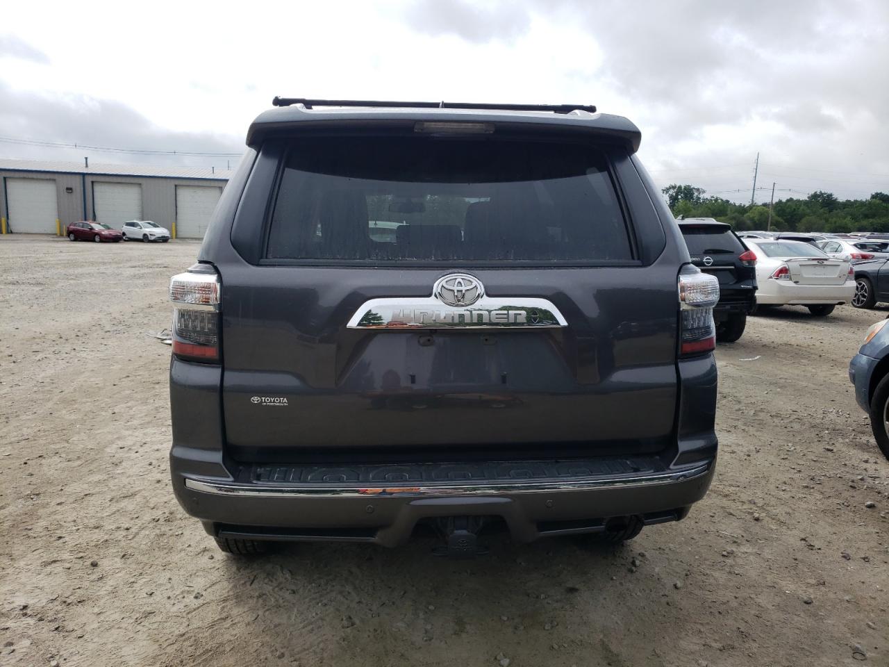 2018 Toyota 4Runner Sr5/Sr5 Premium VIN: JTEBU5JR4J5600656 Lot: 61109834