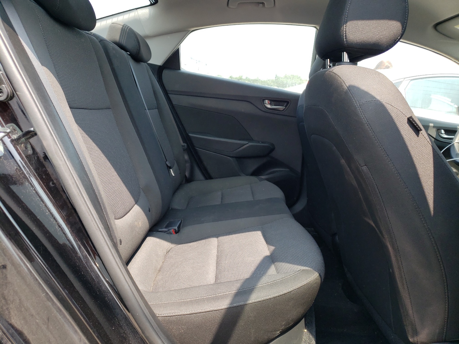 3KPC24A31KE073282 2019 Hyundai Accent Se