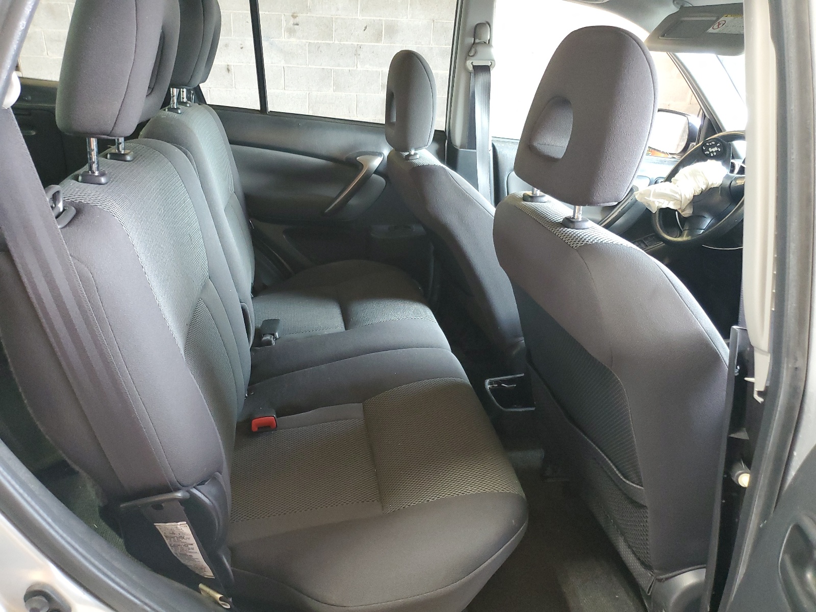 JTEGD20V240040334 2004 Toyota Rav4