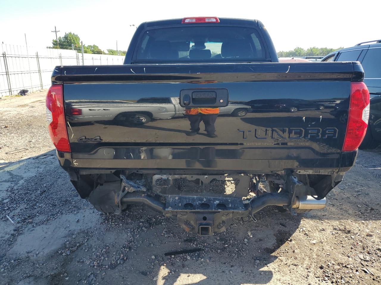 5TFDW5F13HX652806 2017 Toyota Tundra Crewmax Sr5