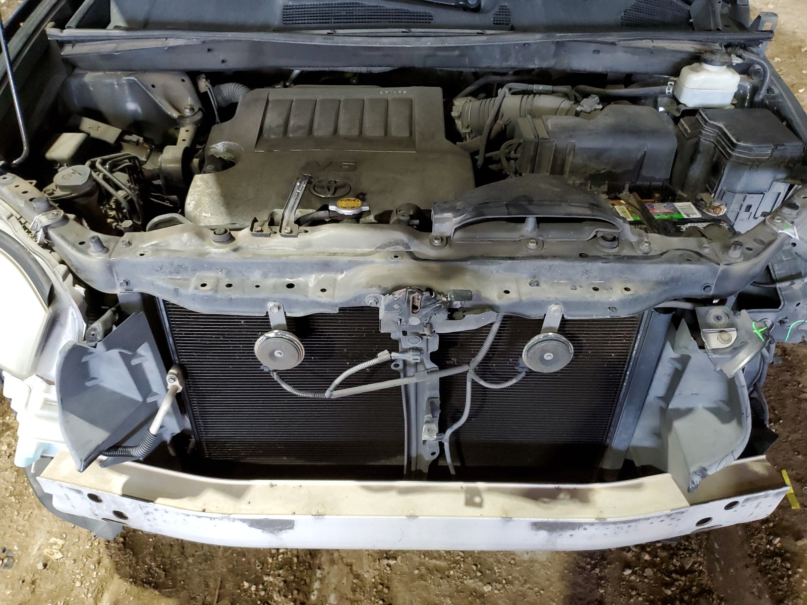 5TDKK3EH8AS016075 2010 Toyota Highlander Se