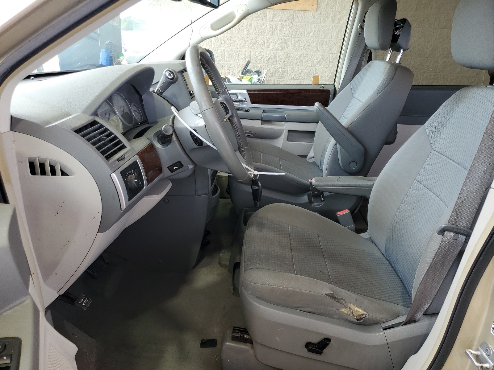 2A4RR5D19AR449191 2010 Chrysler Town & Country Touring