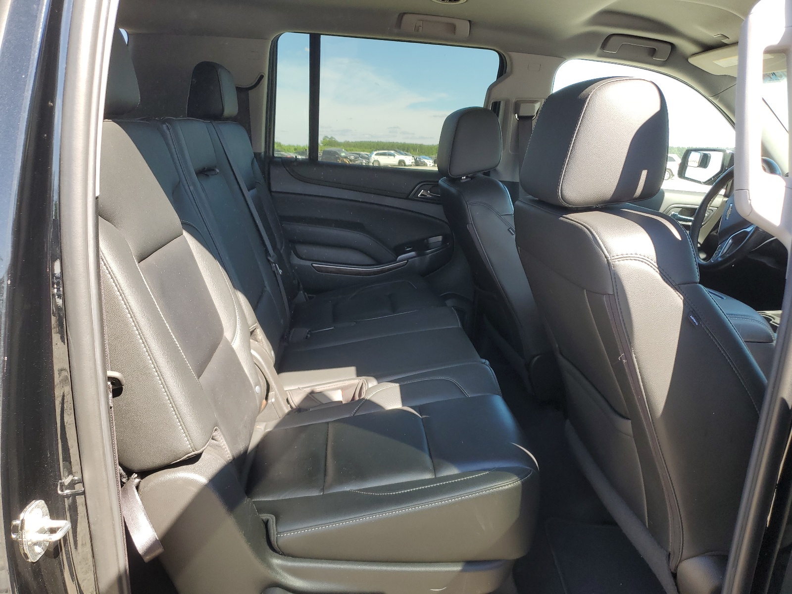 1GNSKHKC8KR394510 2019 Chevrolet Suburban K1500 Lt